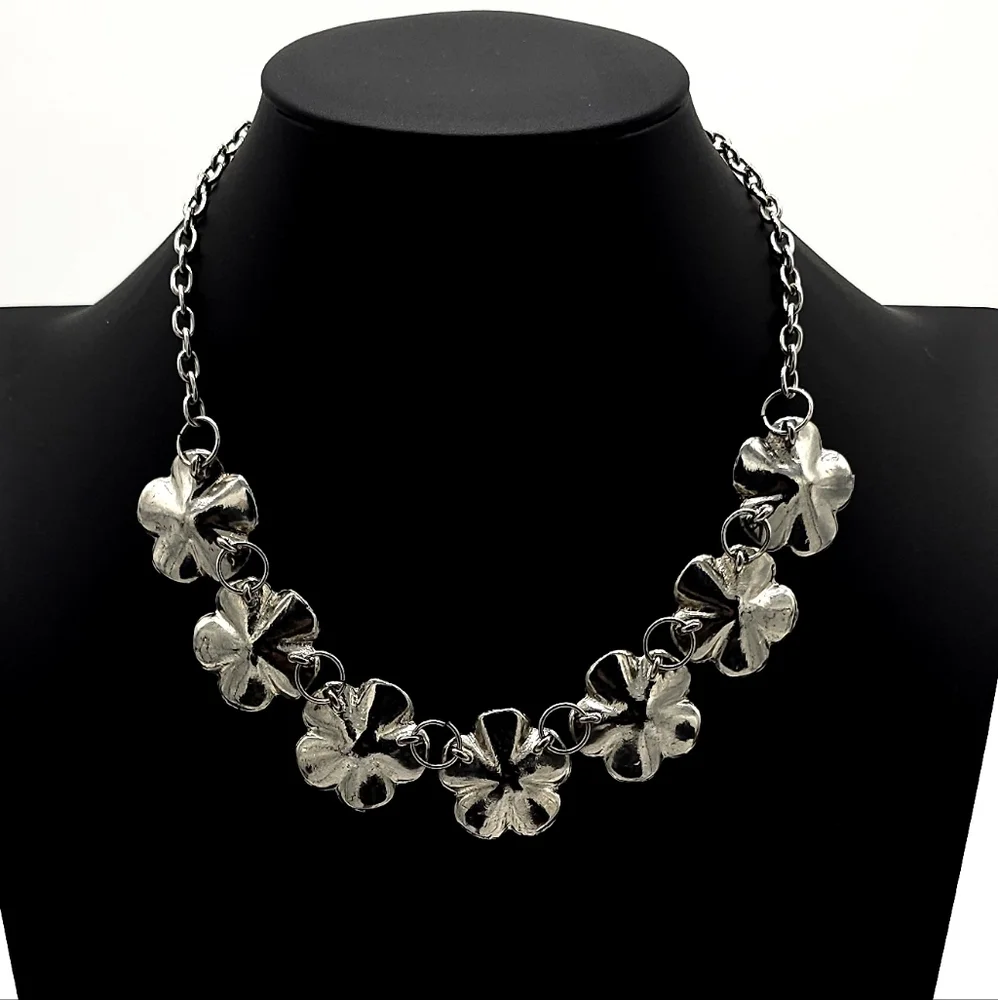 Unbranded Silver-toned Necklace‎ With  Black And Silver Flowers